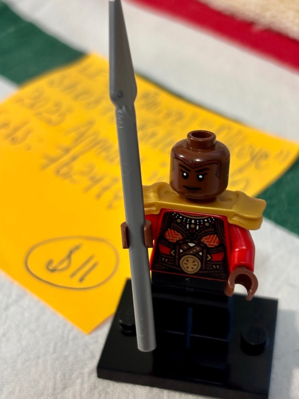LEGO MARVEL The Infinity Saga "Okoye - Red Top, Shoulder Armor" sh0870